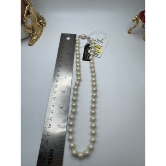 White Faux Pearl Necklace Knotted 18” Strand Peck & Peck Bridal NWT - Picture 5 of 10